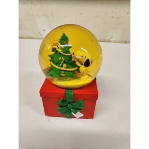 Snoopy music box dashing thru the snow globe vtg